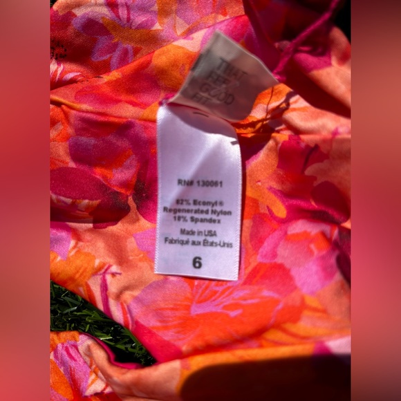 NWT L*space Eco Chic KYSLEE one piece swimsuit. Into the Tropics floral. Size 6 - Picture 3 of 8